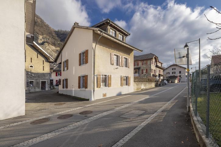 Maison contiguë, 5.5 pièces Maison contiguë, 5.5 pièces