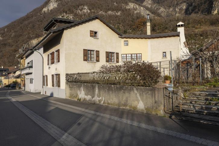 Maison contiguë, 5.5 pièces Maison contiguë, 5.5 pièces